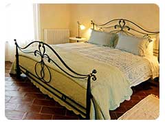 villa montecastello bedroom
